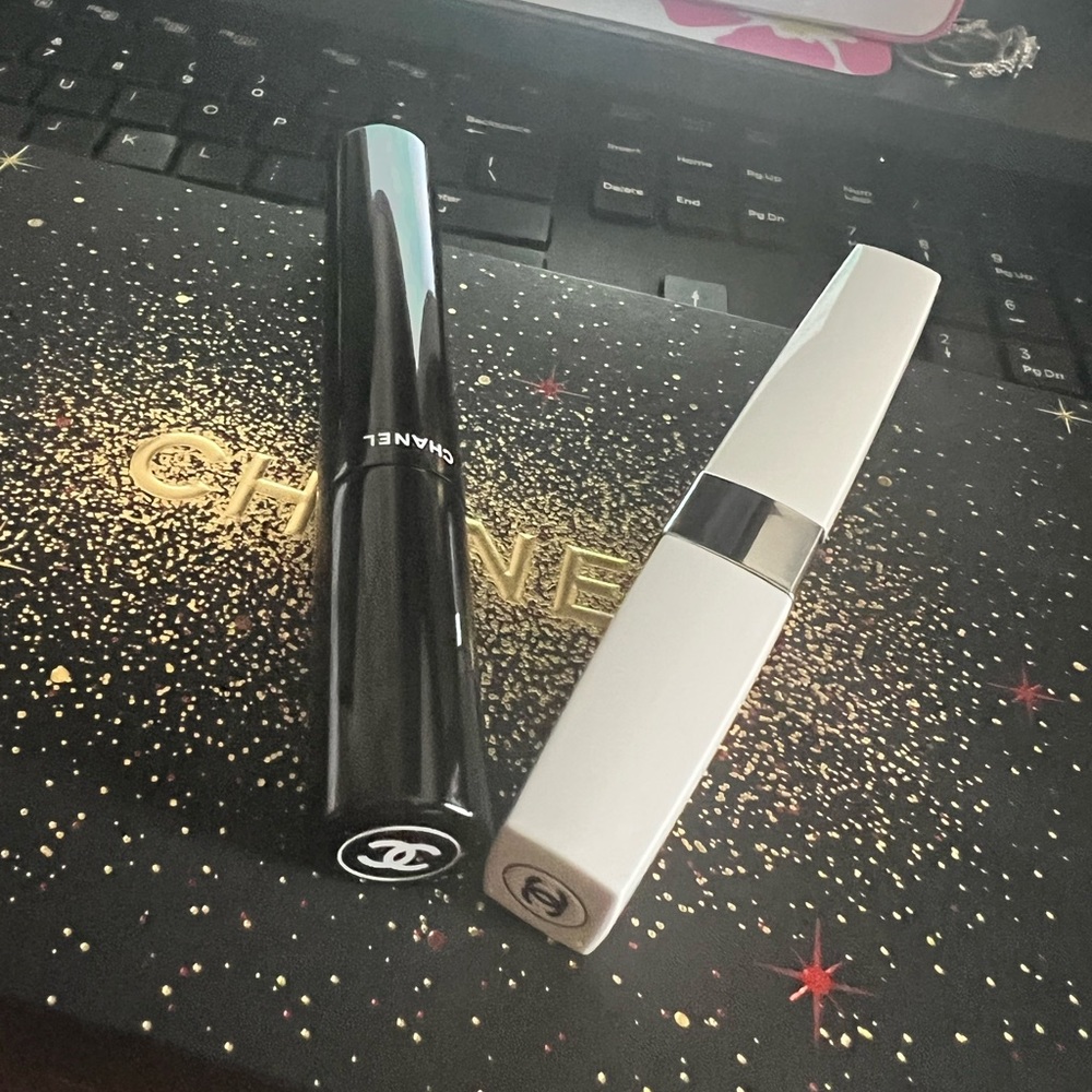 Never used or Opened Essential duo for intense, long, voluminous lashes.